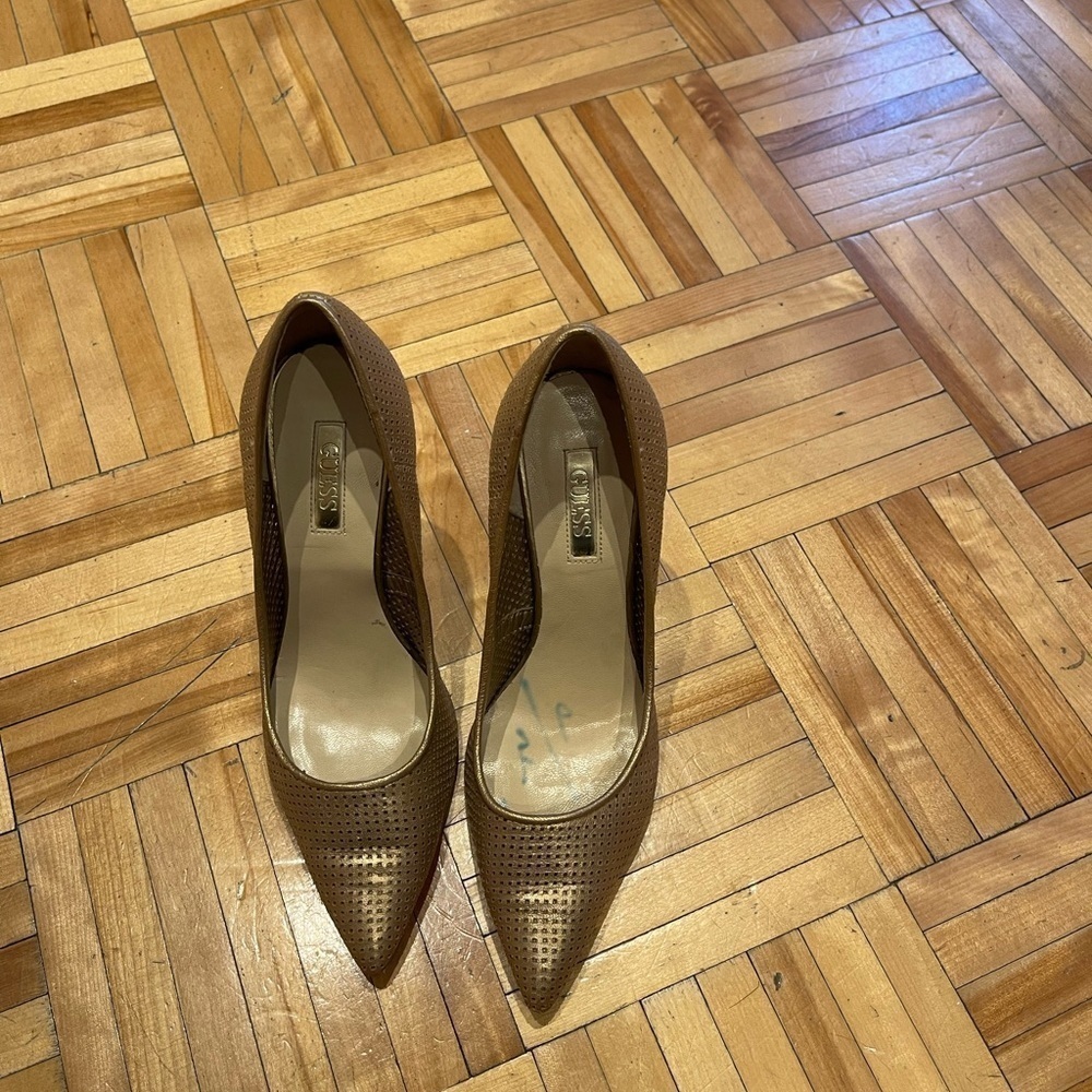 Guess golden shoes​​​​​​​​​​​​​​ - Picture 2 of 10